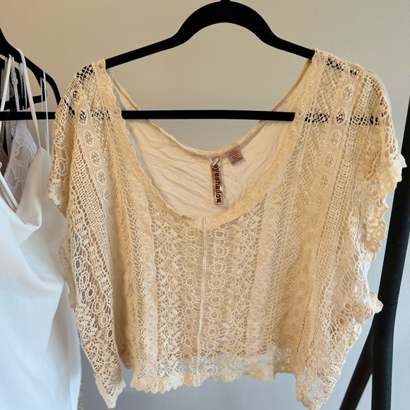 Eyeshadow Cream lace boho short sleeve shirt - Picture 1 of 4